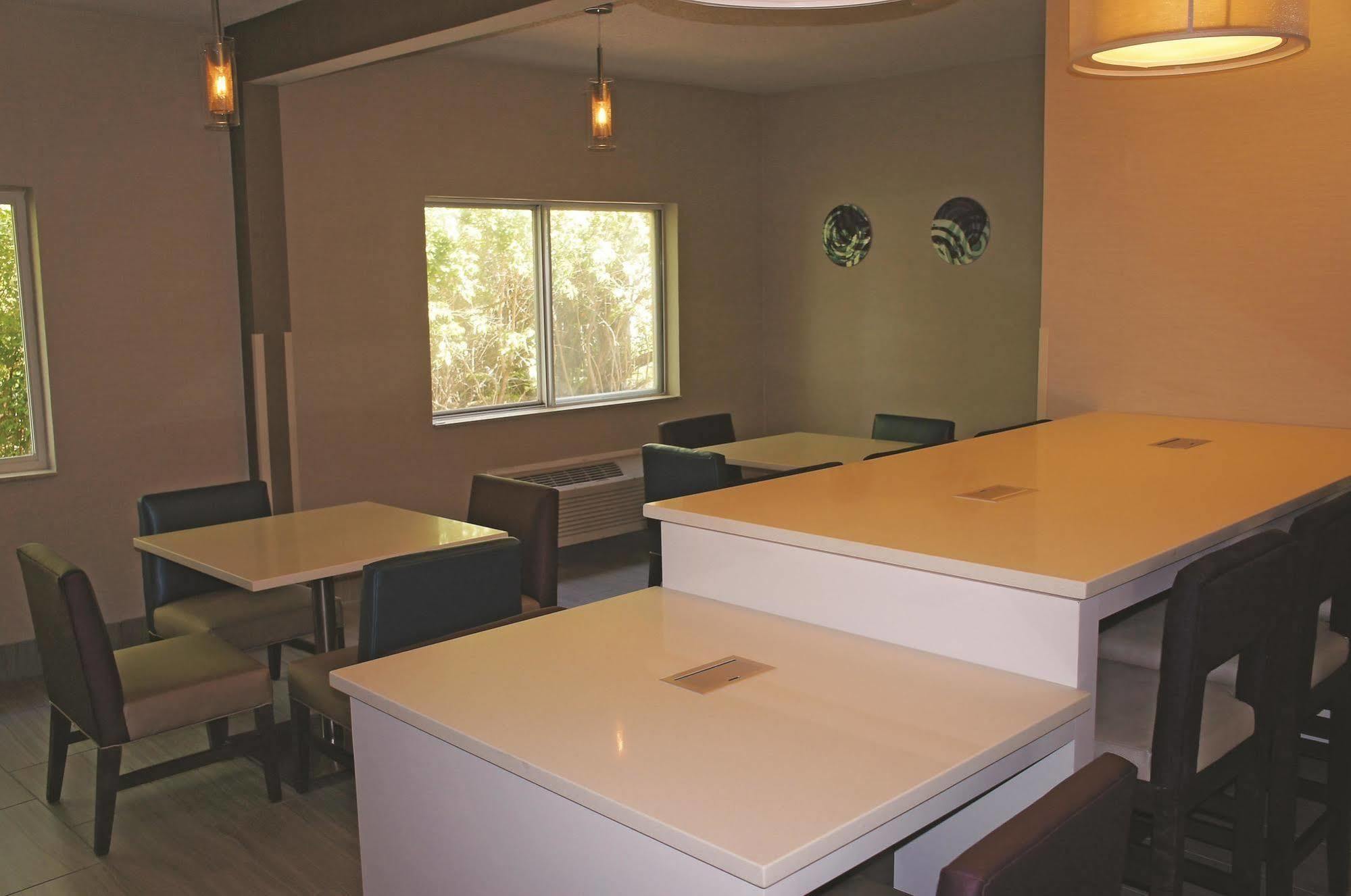 La Quinta Inn By Wyndham Indianapolis North Dış mekan fotoğraf