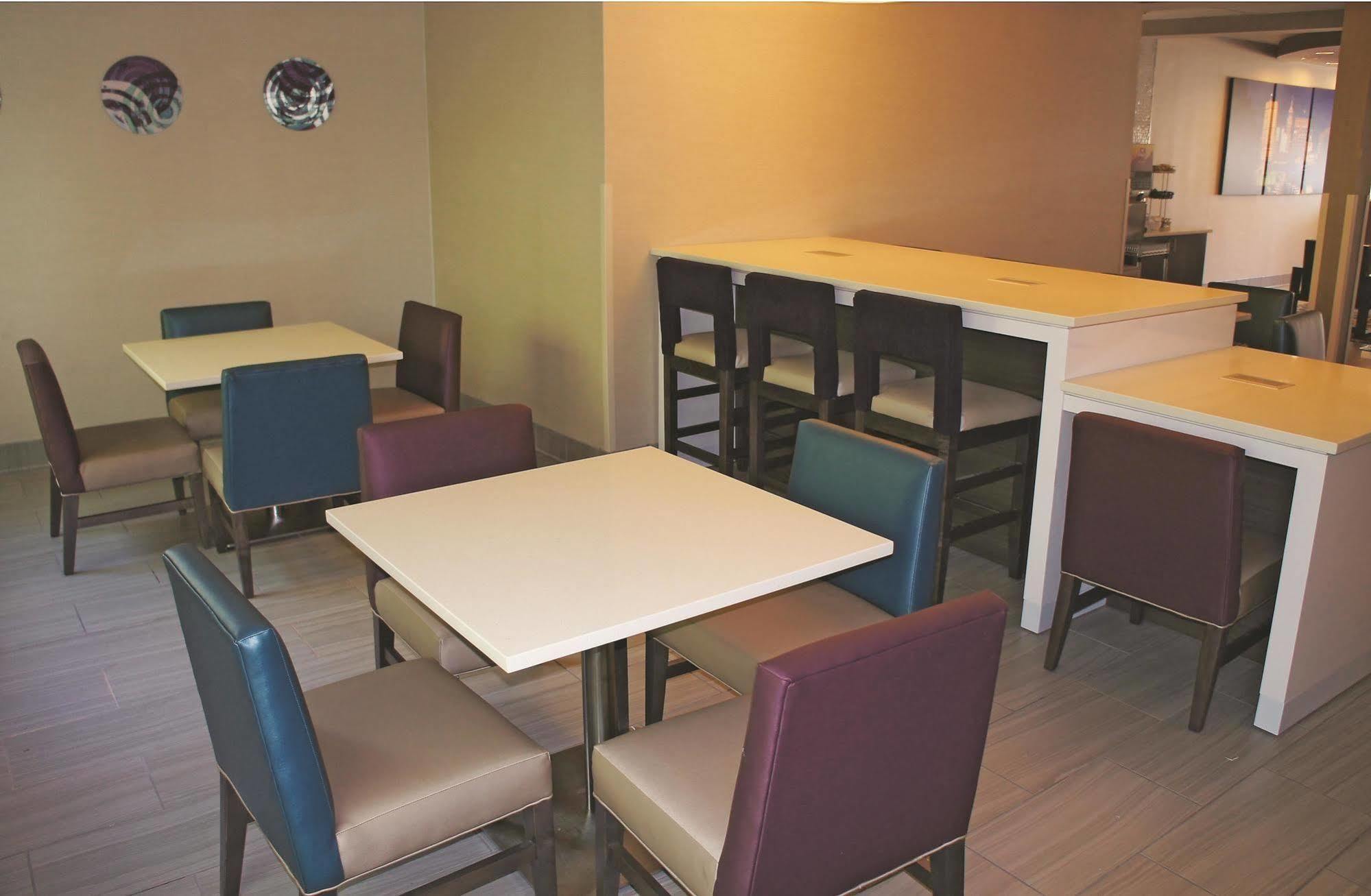 La Quinta Inn By Wyndham Indianapolis North Dış mekan fotoğraf